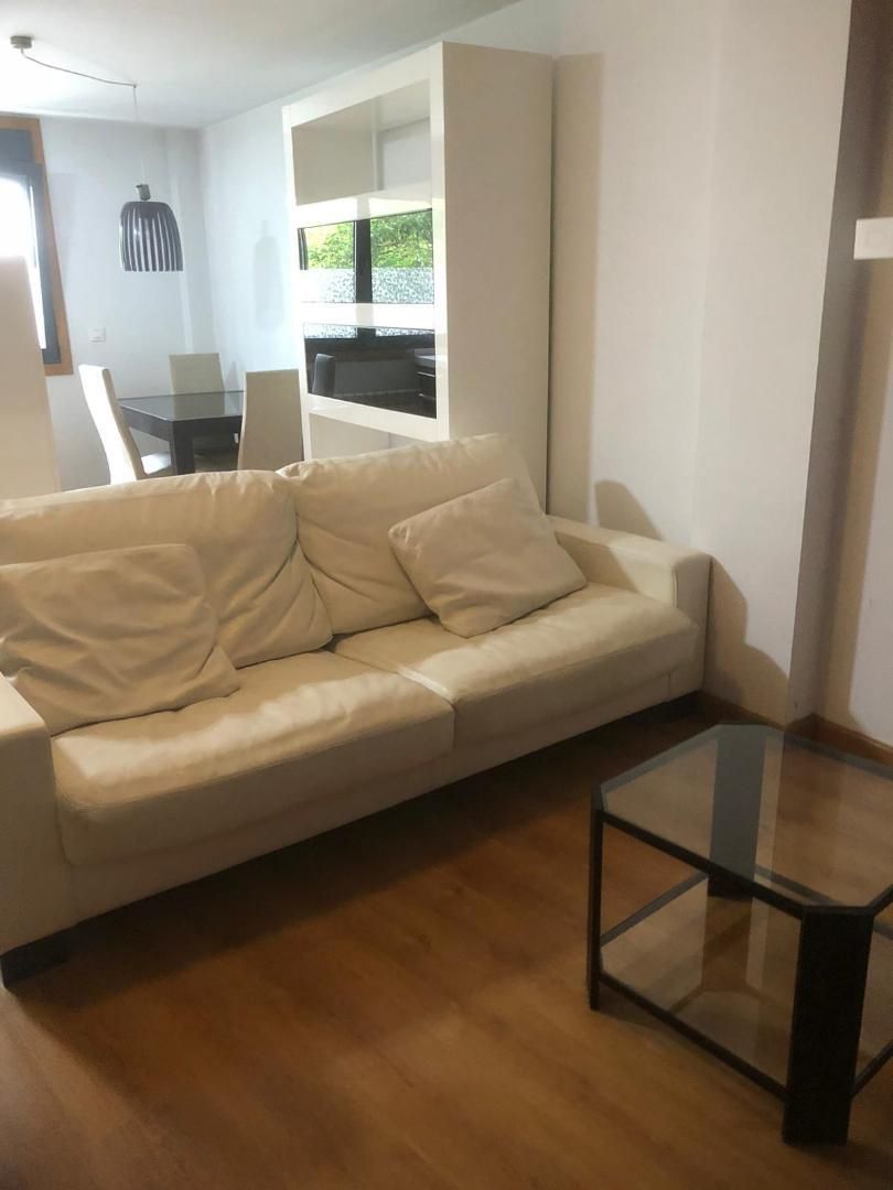 Sala d'estar de Dúplex de lloguer en A Coruña Capital  amb Calefacció, Parquet i Moblat