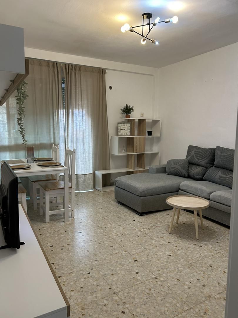 Sala d'estar de Pis per a compartir en  Sevilla Capital amb Aire condicionat, Calefacció i Terrassa