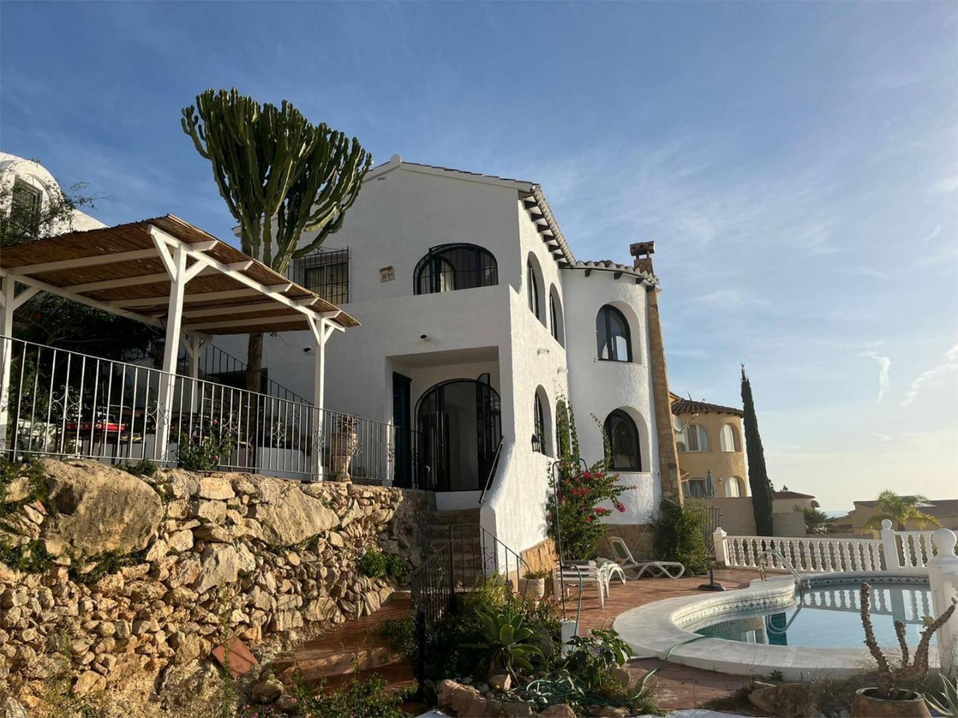 Vista exterior de Casa o xalet de lloguer en Benitachell / El Poble Nou de Benitatxell amb Jardí privat, Terrassa i Piscina