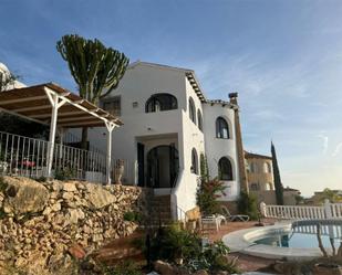 Vista exterior de Casa o xalet de lloguer en Benitachell / El Poble Nou de Benitatxell amb Jardí privat, Terrassa i Piscina