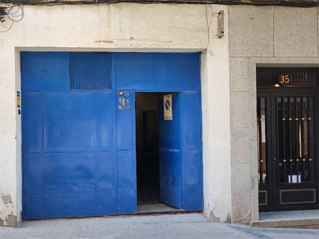 Local comercial en Alquiler en Calle Antonio Prieto, 35 en Zofio