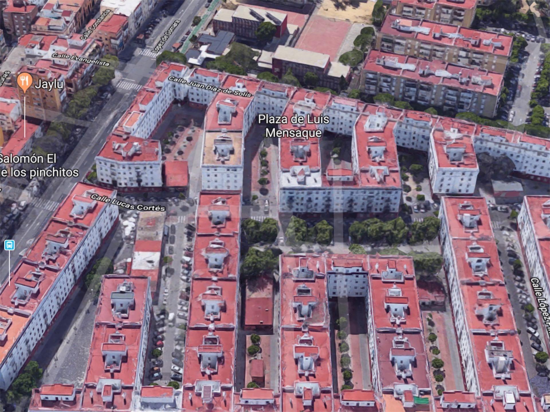 Vista exterior de Pis de lloguer en  Sevilla Capital amb Aire condicionat, Moblat i Balcó