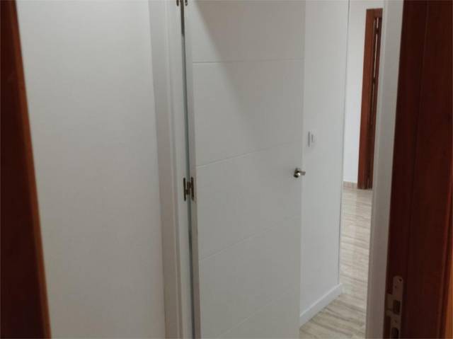 Oficina en Venta en Calle de la Corona, 2P en Pla de la Vallonga