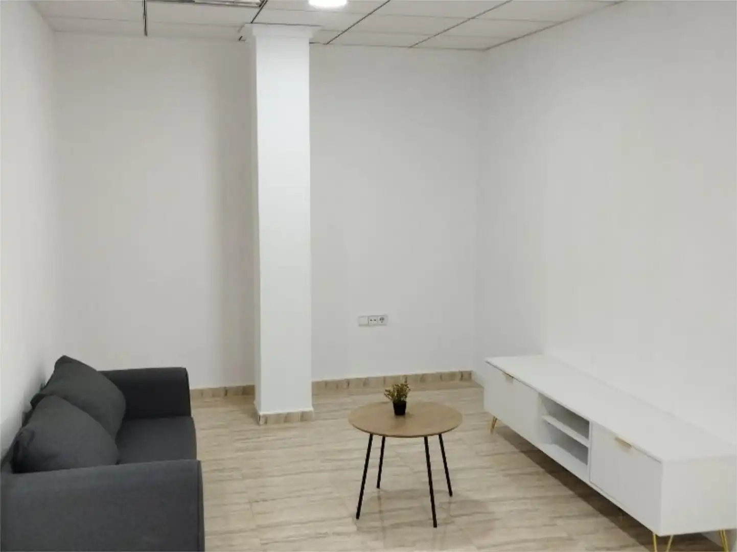 Oficina en venta en Calle de la Corona, Pla de la Vallonga Oficina en venta en Alicante / Alacant
