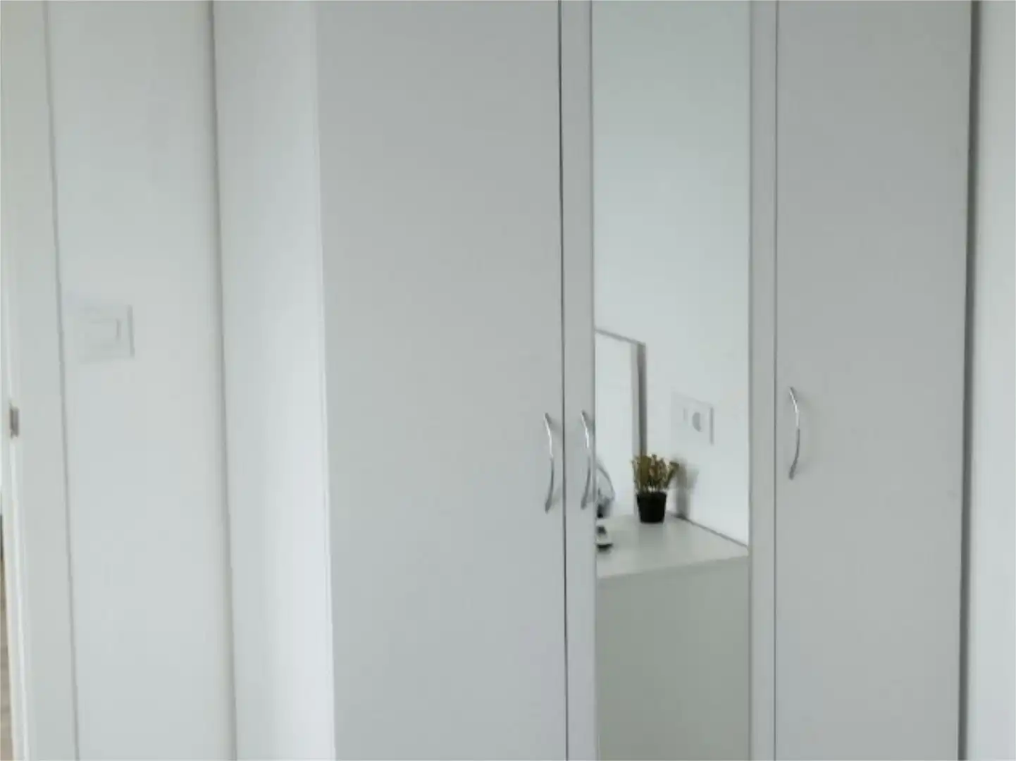 Oficina en venta en Calle de la Corona, Pla de la Vallonga Habitación de Oficina en venta en Alicante / Alacant