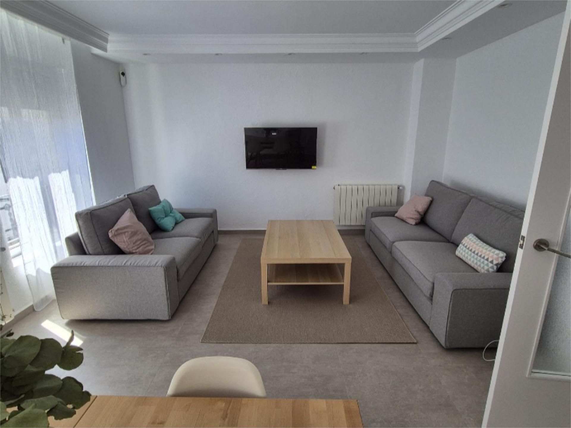 Living room of Flat to rent in Alcoy / Alcoi  with Heating, Parquet flooring and Furnished