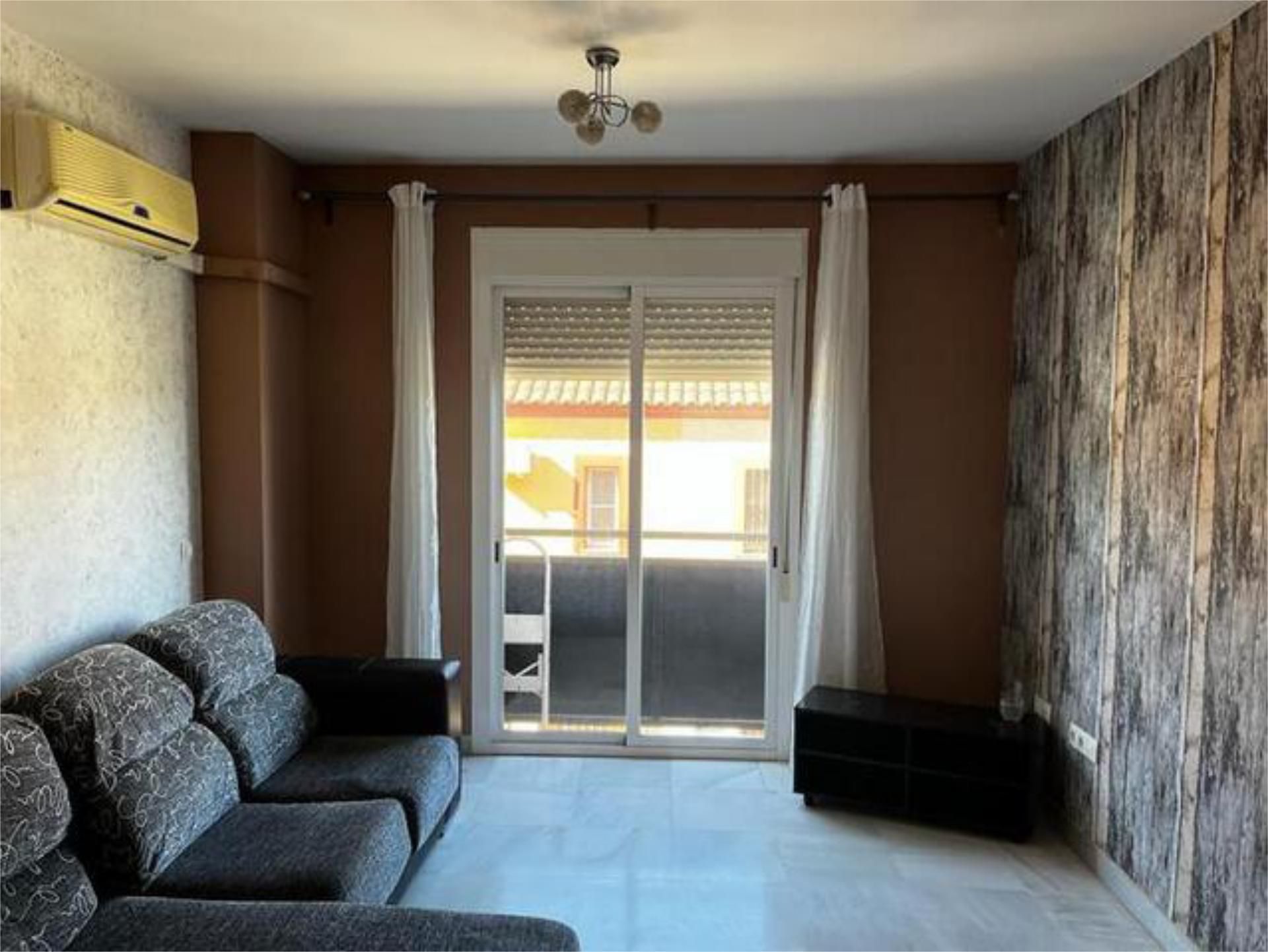 Schlafzimmer von Wohnung miete in Coria del Río mit Möbliert