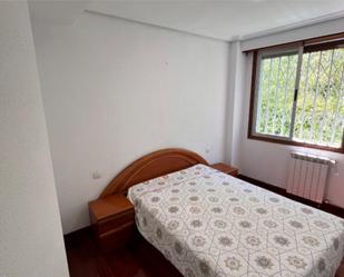 Dormitori de Pis per a compartir en Eibar amb Calefacció, Parquet i Moblat