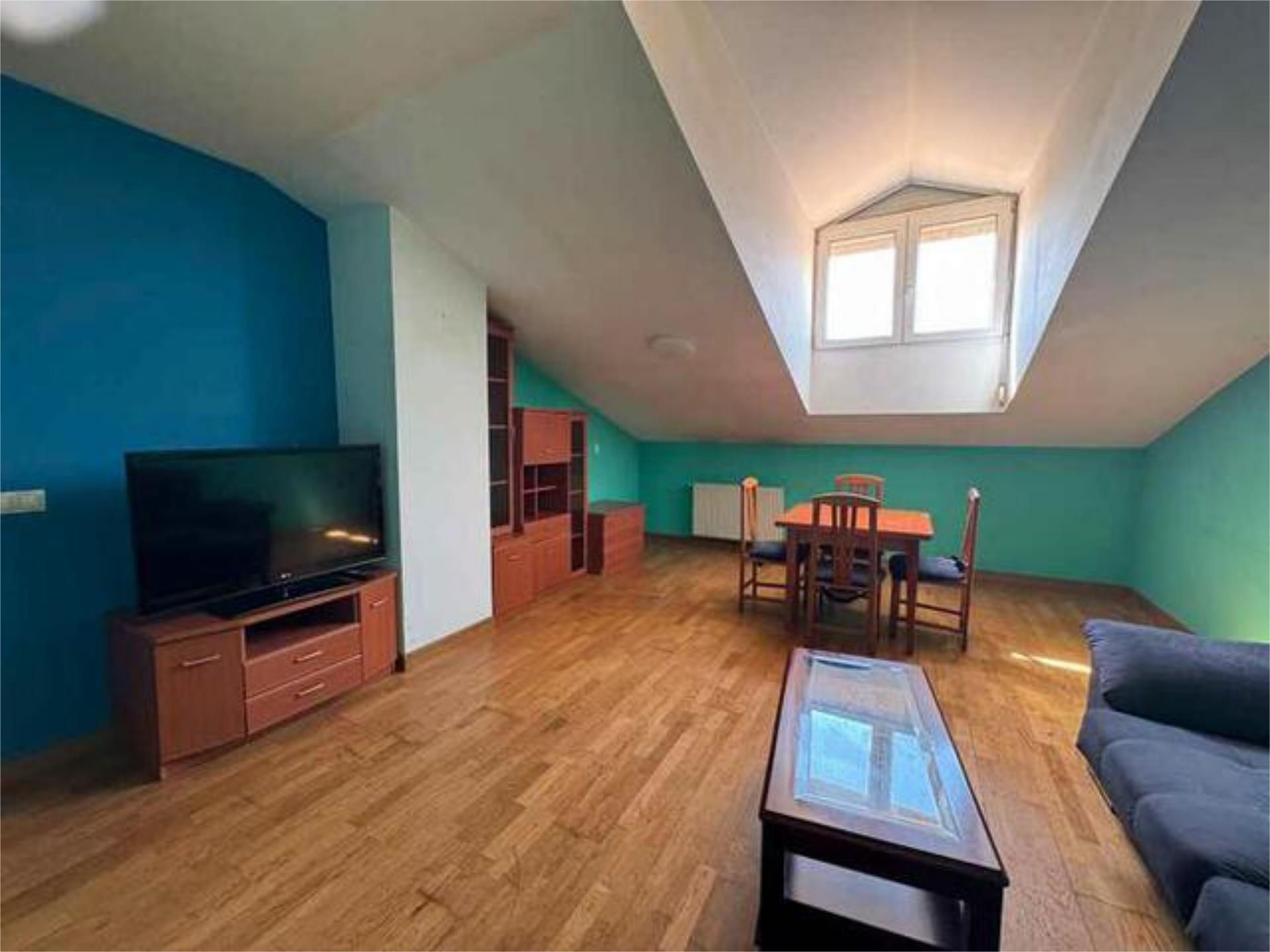 Sala d'estar de Àtic de lloguer en Burgos Capital