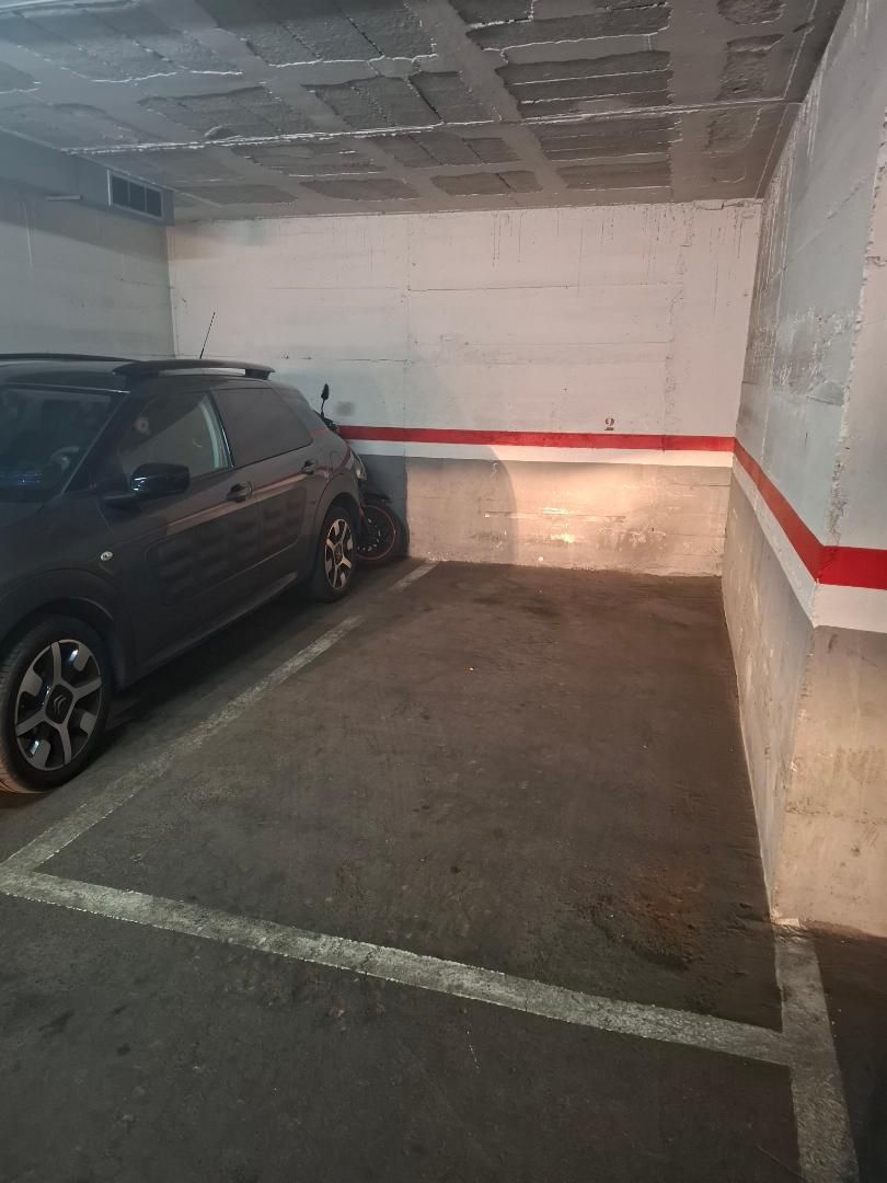 Parking of Garage to rent in Santa Coloma de Gramenet