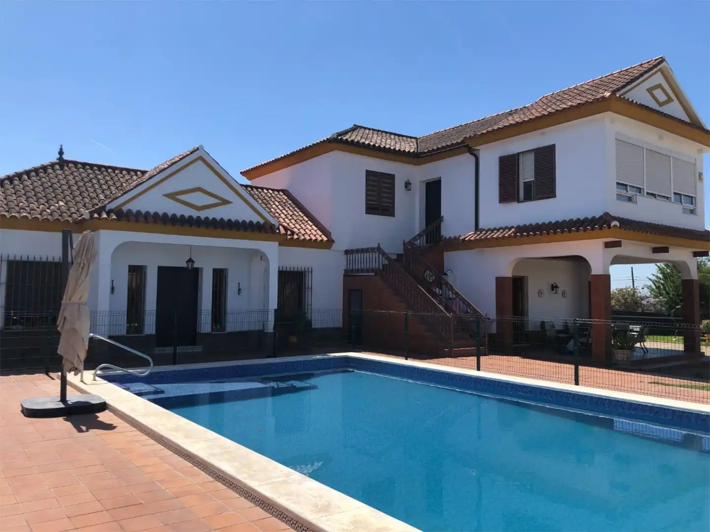 Casa o xalet en venda a Calle Buenavista, 1, Arco Norte - Avda. España Piscina de Casa o xalet en venda en Dos Hermanas amb Aire condicionat, Calefacció i Jardí privat