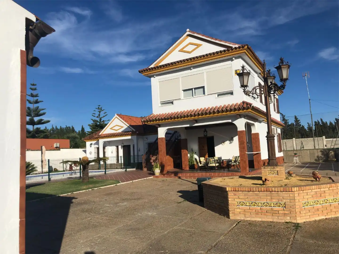 Casa o xalet en venda a Calle Buenavista, 1, Arco Norte - Avda. España Vista exterior de Casa o xalet en venda en Dos Hermanas amb Aire condicionat, Calefacció i Jardí privat