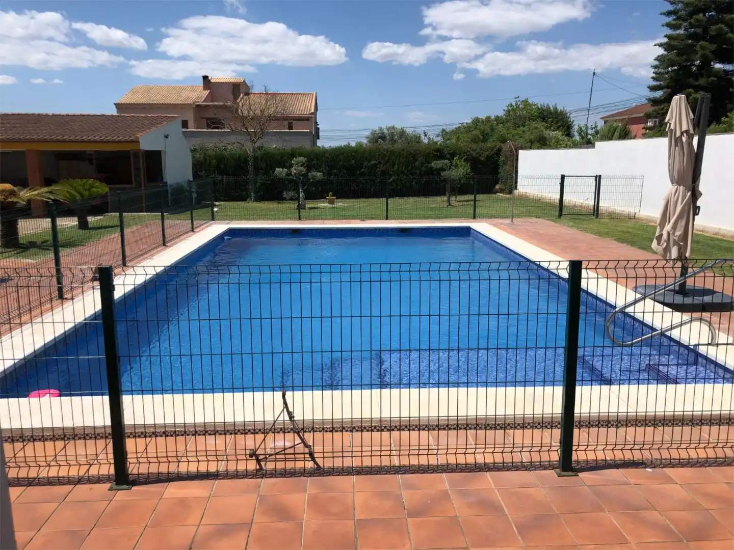 Casa o xalet en venda a Calle Buenavista, 1, Arco Norte - Avda. España Piscina de Casa o xalet en venda en Dos Hermanas amb Aire condicionat, Calefacció i Jardí privat