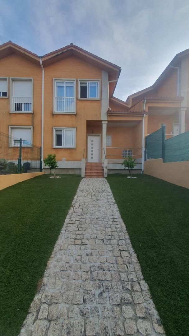 Exterior view of Single-family semi-detached for sale in O Pereiro de Aguiar   with Heating, Private garden and Parquet flooring
