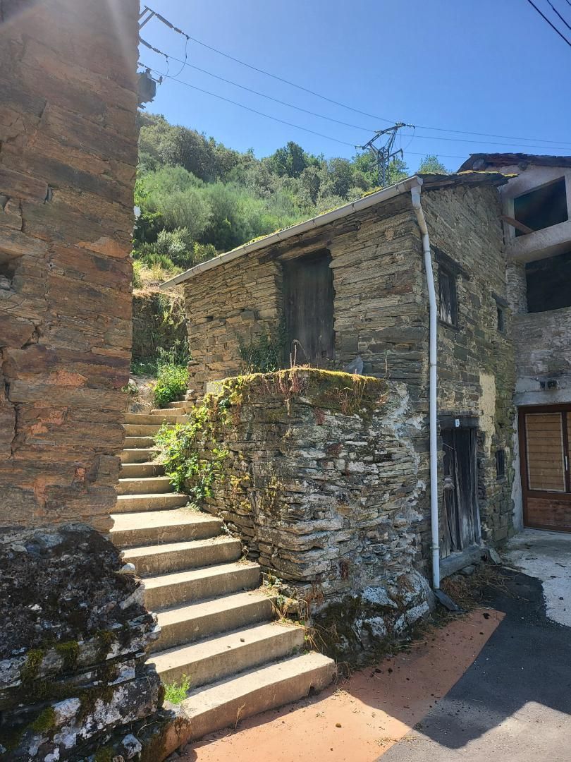 Exterior view of House or chalet for sale in Arganza