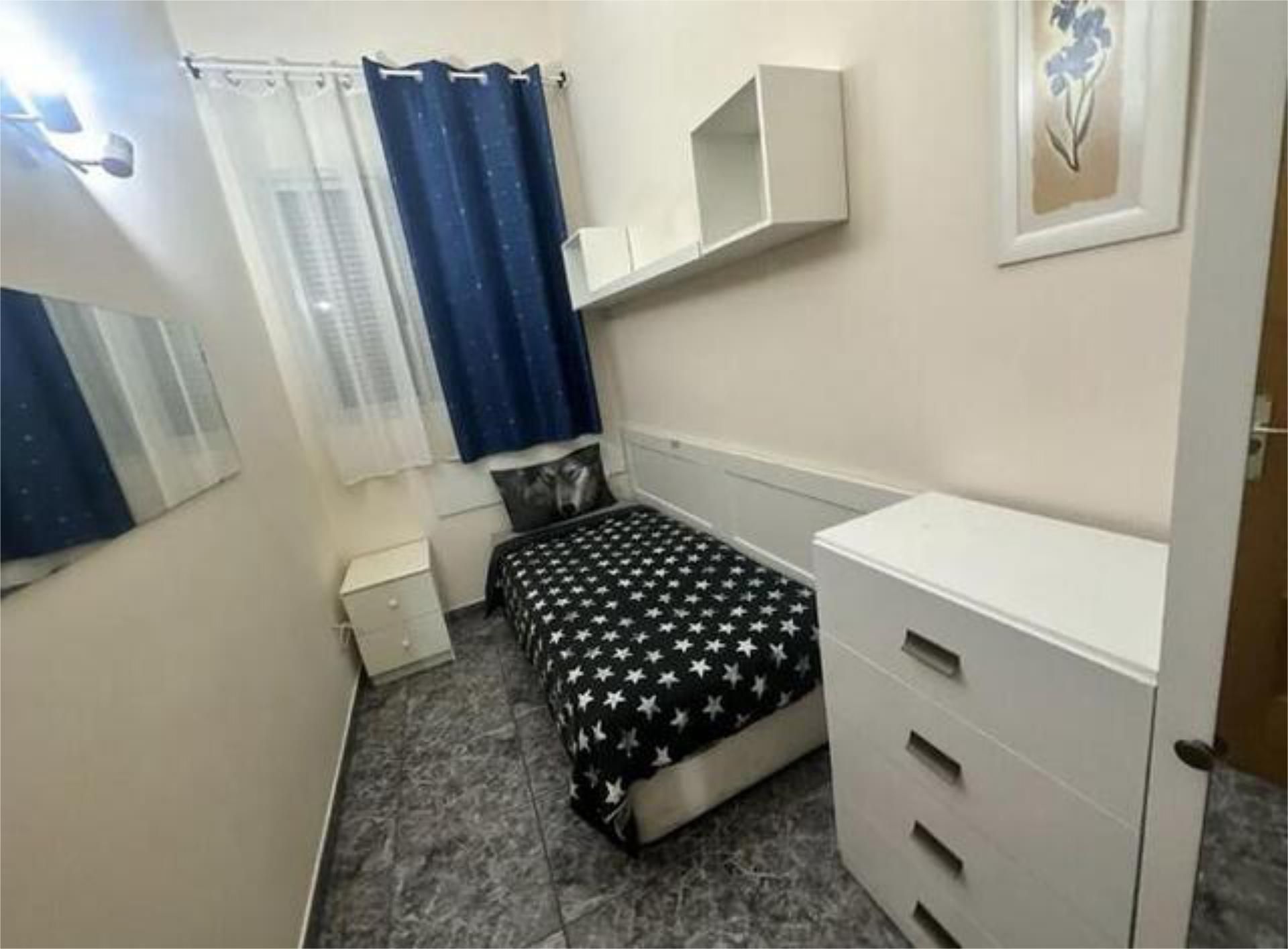 Bedroom of Flat to share in Arona