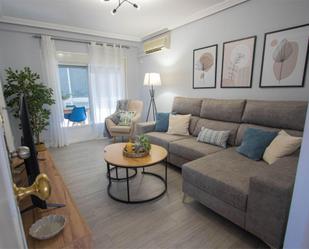 Living room of Flat to rent in Linares  with Air Conditioner, Terrace and Balcony