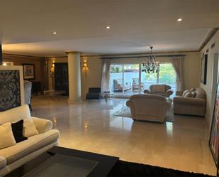 Flat to rent in Calle, Lomas de Marbella Club