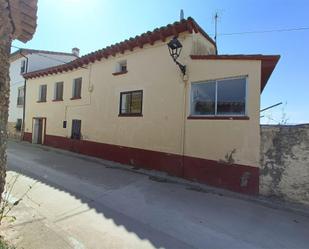 Vista exterior de Pis en venda en Barbuñales amb Calefacció, Jardí privat i Terrassa