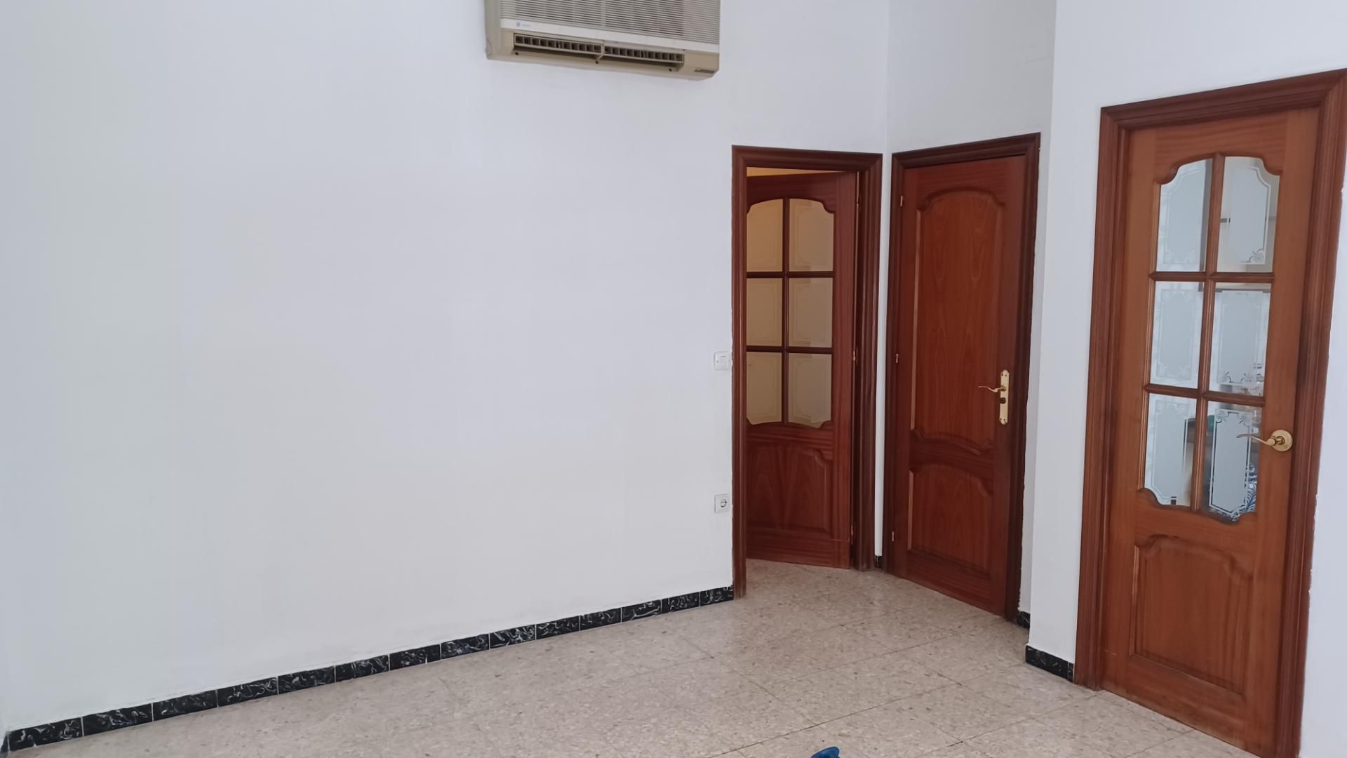 Single-family semi-detached for sale in  Sevilla Capital  with Air Conditioner, Terrace and Balcony