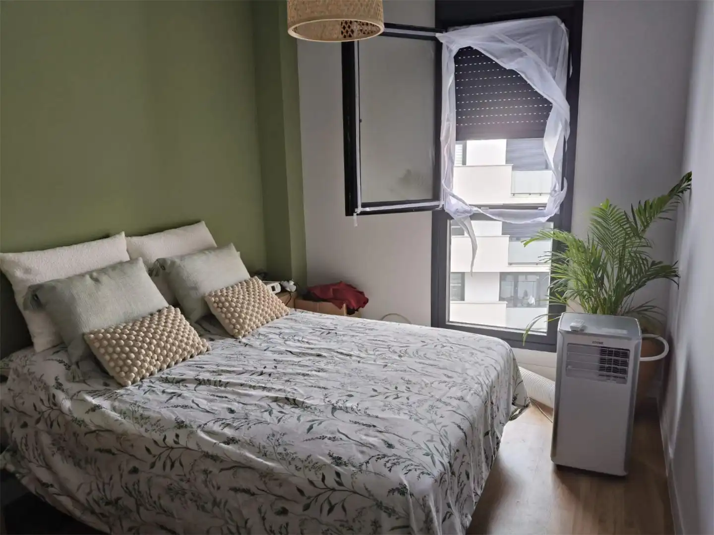 Schlafzimmer von Wohnung zum Verkauf in Almería mit Klimaanlage, Heizung und Parkett