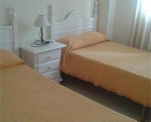 Dormitori de Apartament de lloguer en Chiclana de la Frontera amb Terrassa i Piscina