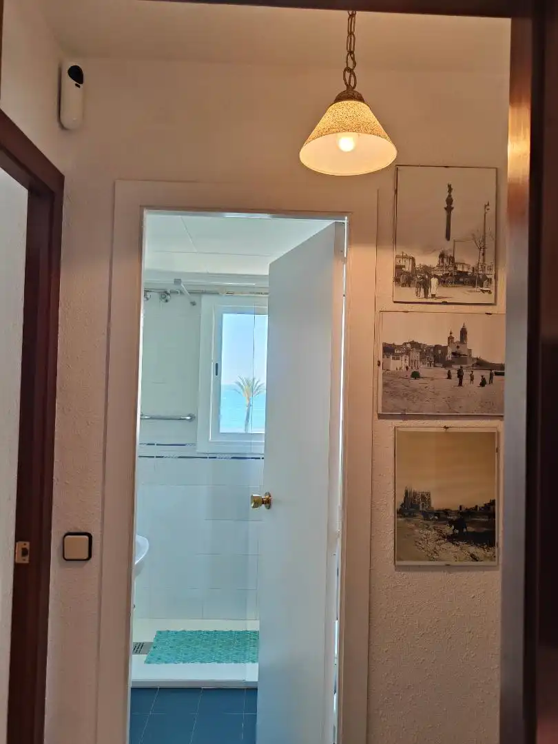 Badezimmer von Wohnung zur Miete in Calafell mit Klimaanlage, Privatgarten und Terrasse