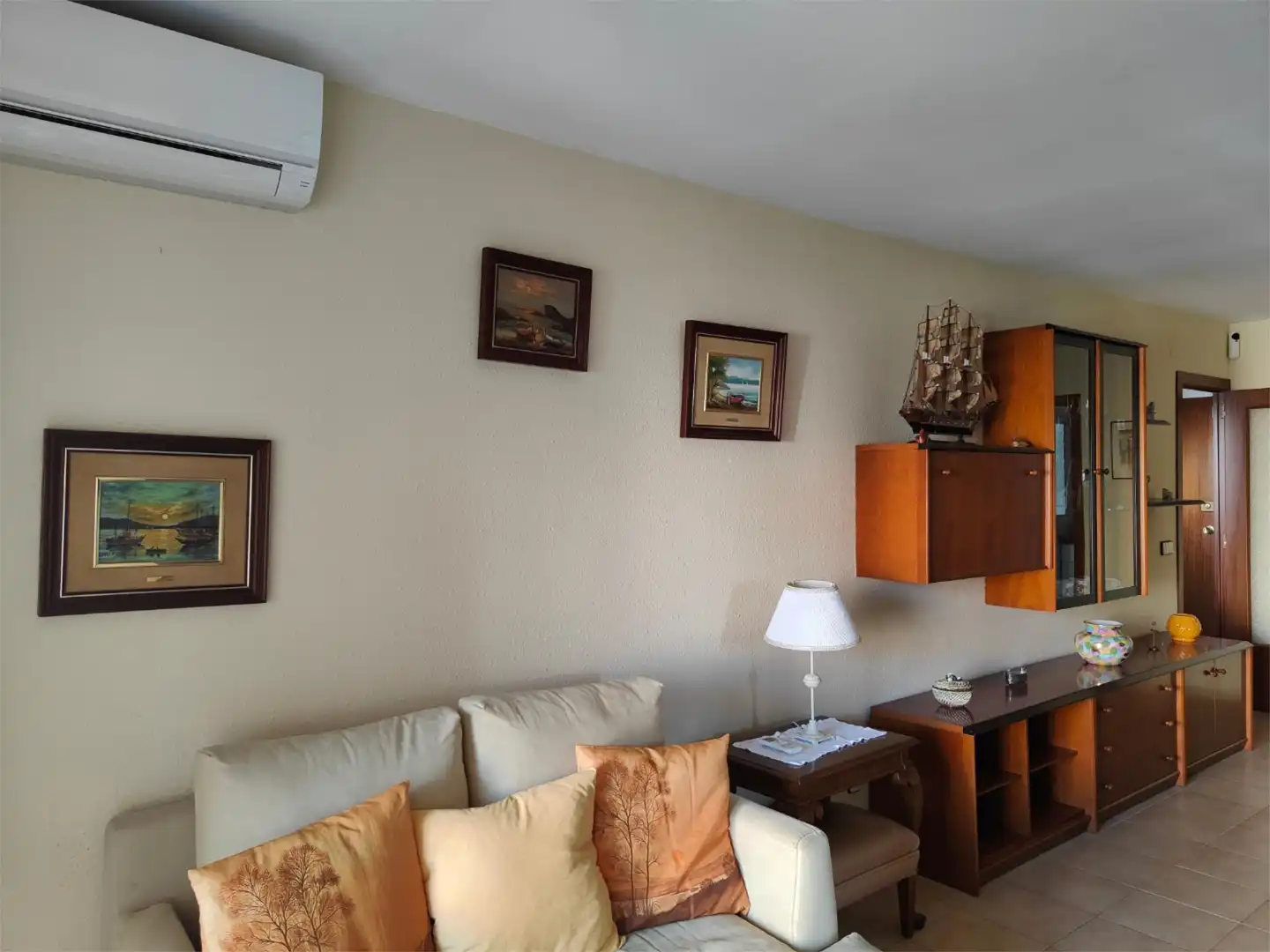 Wohnzimmer von Wohnung zur Miete in Calafell mit Klimaanlage, Privatgarten und Terrasse