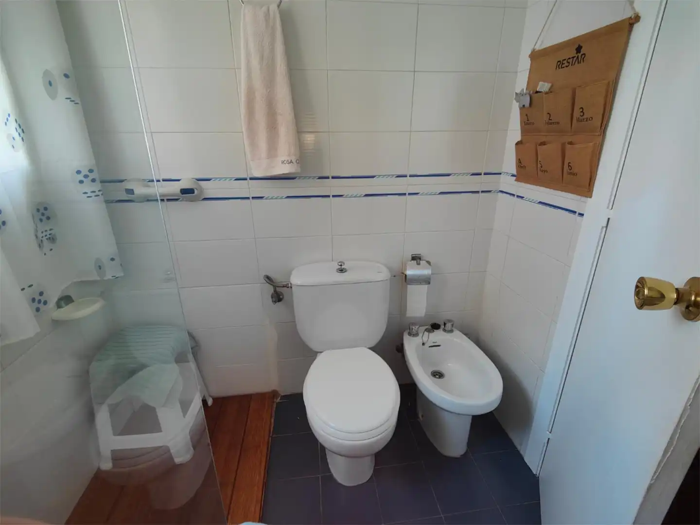 Badezimmer von Wohnung zur Miete in Calafell mit Klimaanlage, Privatgarten und Terrasse