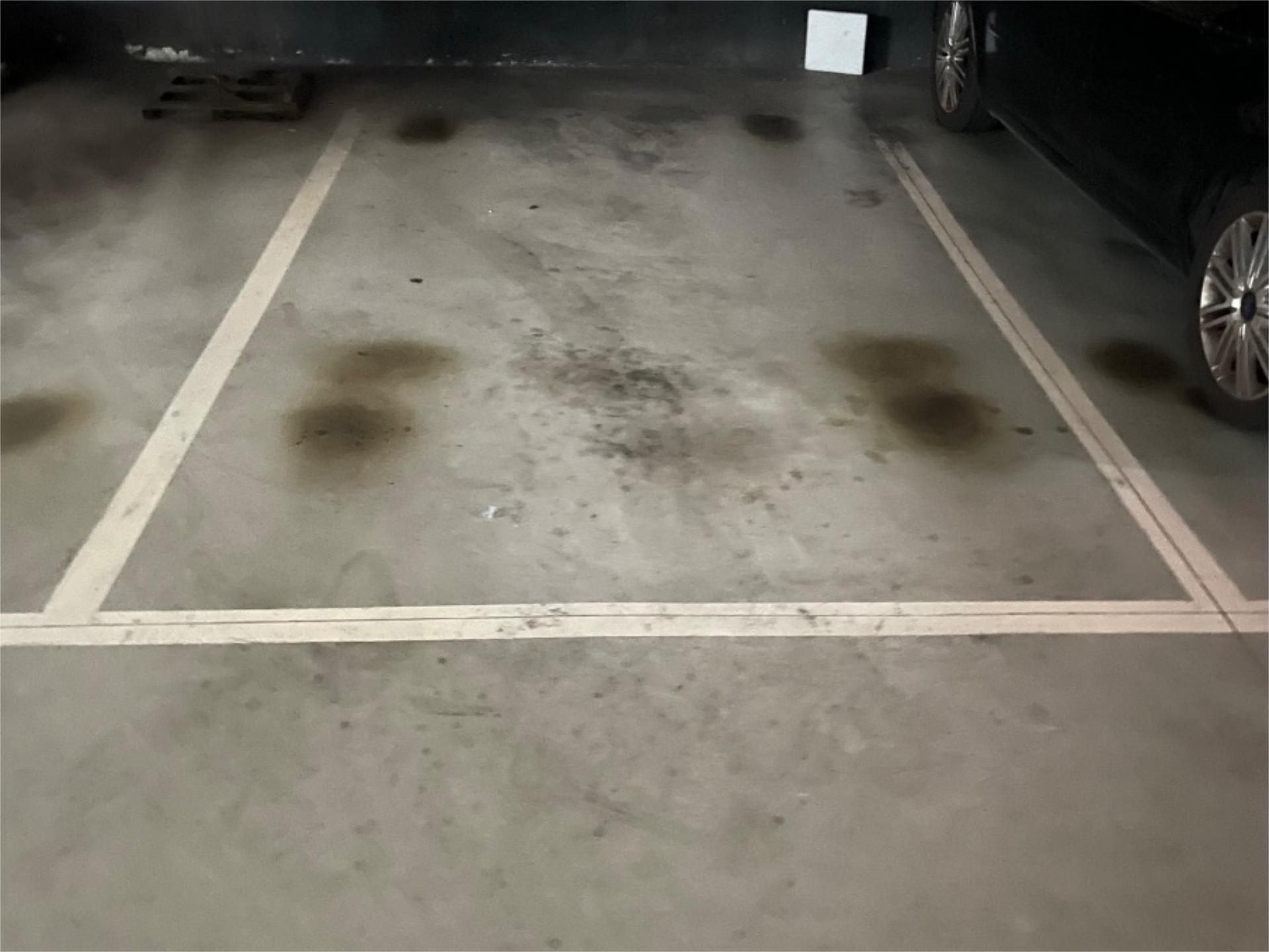 Aparcament de Garatge en venda en Badalona
