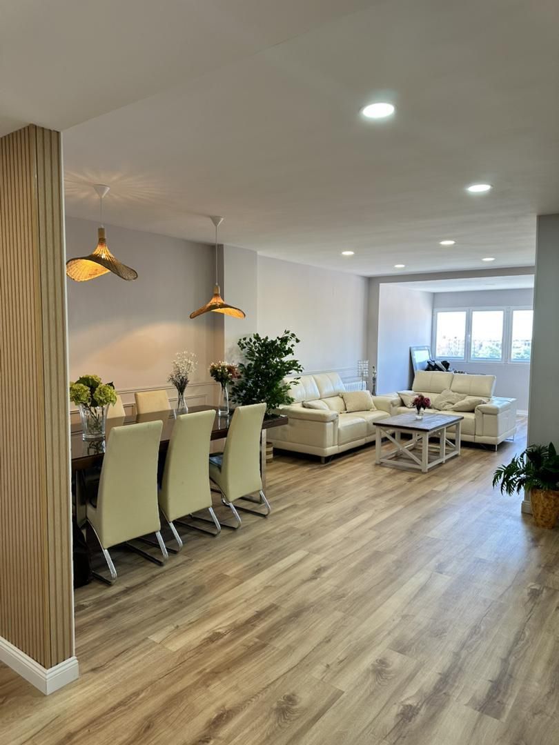 Dining room of Flat for sale in  Madrid Capital  with Air Conditioner, Terrace and Swimming Pool