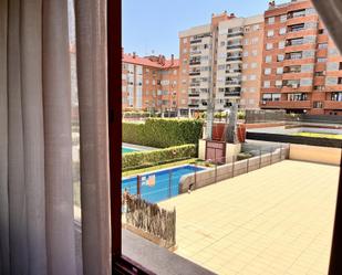 Swimming pool of Flat to rent in  Madrid Capital  with Heating, Terrace and Swimming Pool