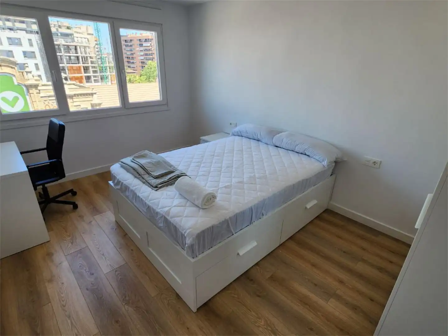 Habitació a Avenida de Cataluña, 78, Barrio Jesús