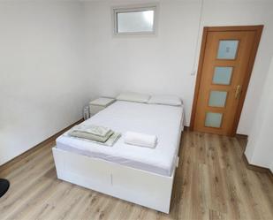 Bedroom of Flat to share in  Zaragoza Capital  with Heating, Parquet flooring and Terrace