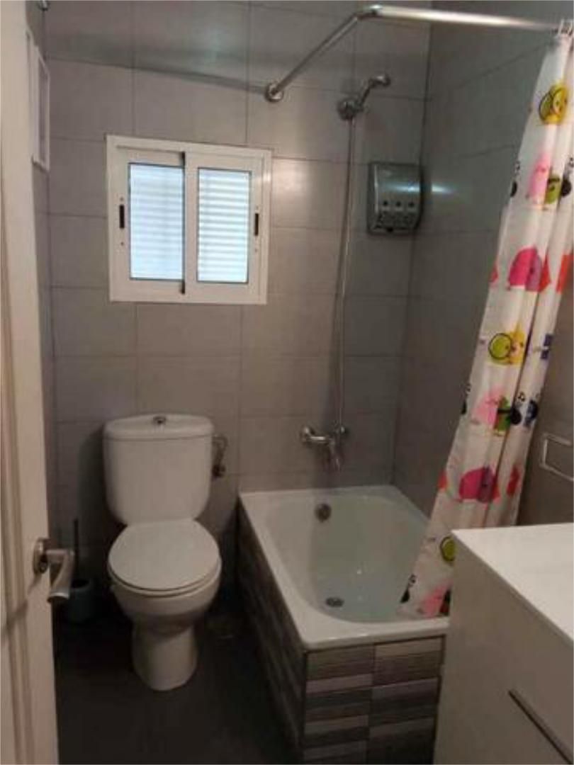 Bany de Apartament en venda en Linares