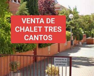 Exterior view of Single-family semi-detached for sale in Tres Cantos  with Heating, Private garden and Terrace