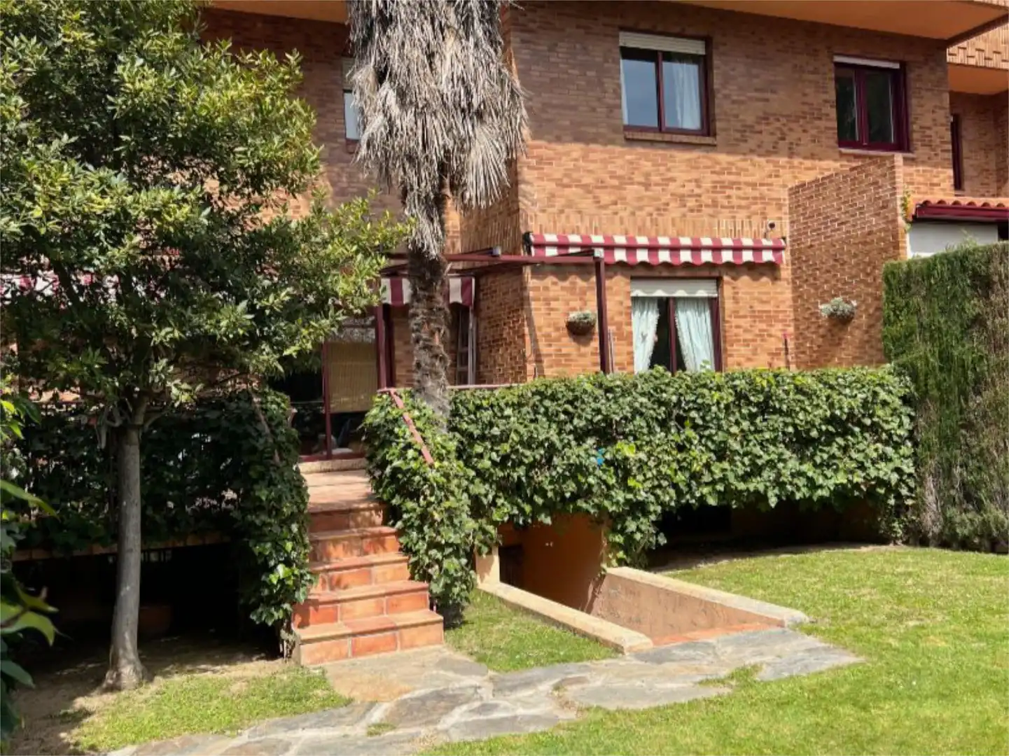 Exterior view of Detached homes for sale in Simancas  with Terrace, Swimming Pool and Balcony