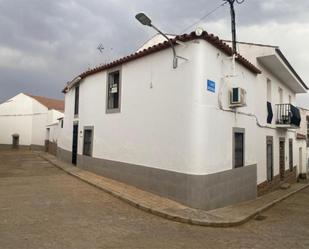 Vista exterior de Pis en venda en Retamal de Llerena amb Aire condicionat, Traster i Moblat