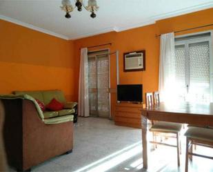 Living room of Flat to rent in  Sevilla Capital  with Terrace, Storage room and Furnished