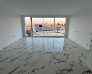 Living room of Flat to rent in Manresa  with Air Conditioner and Balcony