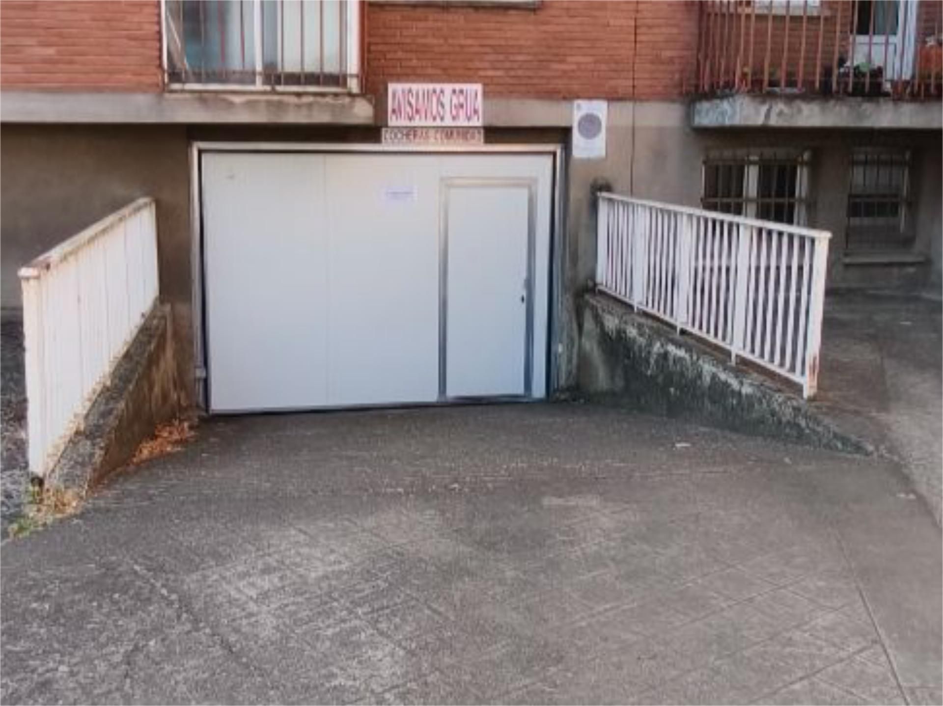 Parking of Garage to rent in León Capital 