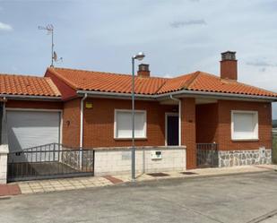 Exterior view of House or chalet for sale in Traspinedo  with Air Conditioner and Terrace