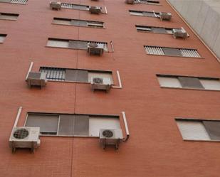 Vista exterior de Pis en venda en  Sevilla Capital amb Aire condicionat, Terrassa i Balcó