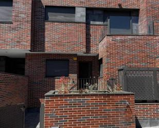Vista exterior de Casa o xalet de lloguer en Boadilla del Monte amb Aire condicionat, Calefacció i Jardí privat