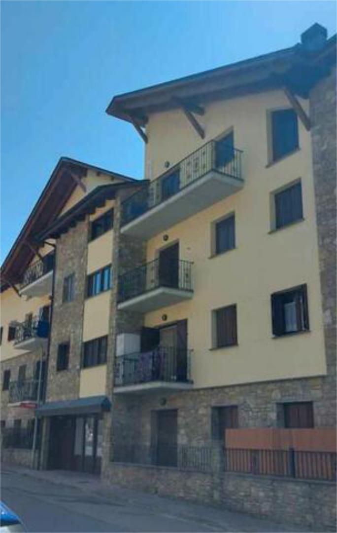 Vista exterior de Apartament en venda en Campo amb Calefacció, Terrassa i Traster