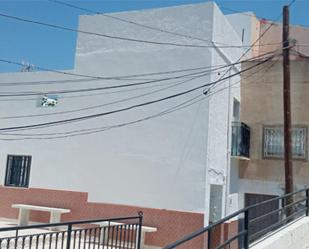 Vista exterior de Casa adosada en venda en Macael amb Aire condicionat, Terrassa i Balcó