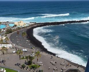 Vista exterior de Pis de lloguer en Puerto de la Cruz amb Piscina i Moblat