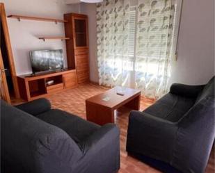 Living room of Flat to rent in Navalmoral de la Mata  with Terrace and Furnished