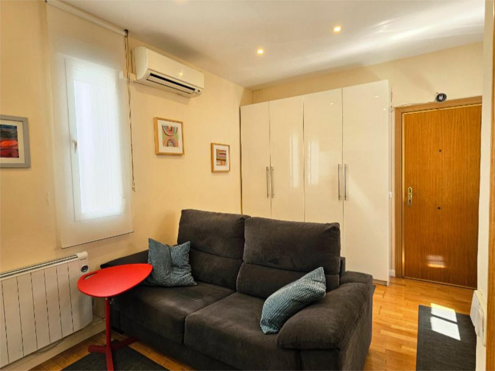 Bedroom of Flat for sale in  Madrid Capital  with Air Conditioner