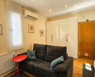 Bedroom of Flat for sale in  Madrid Capital  with Air Conditioner